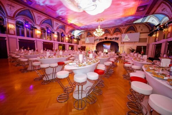 Festsaal ovale Stehtische 1