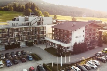 AUGUST_SENTIDO KAISERFELS_FOTOKARUSSELLMELANIE_RAMONA_HINTNER-102