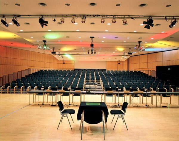 CCV00-GES Tribünenaufbau 1