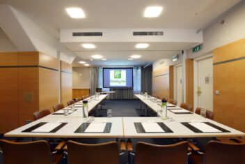 functionality and state of the art equippment - meeting at the Holiday Inn Vienna City