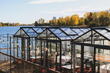 landtmanndasbootshaus_glashaeuseraussen_fc_landtmanndasbootshaus