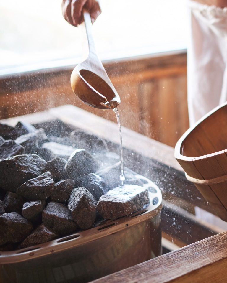 Sauna_Image_(c)adobestock-326767784-hoch-768x960