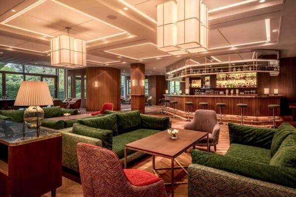 SHE_SZGSI_Piano Bar_Seating area