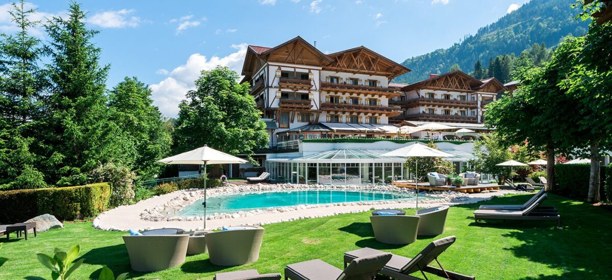 Sommer Außenansicht Hotel Oberforsthof