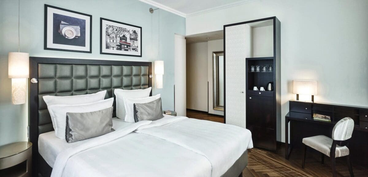 Superior_King_room_02